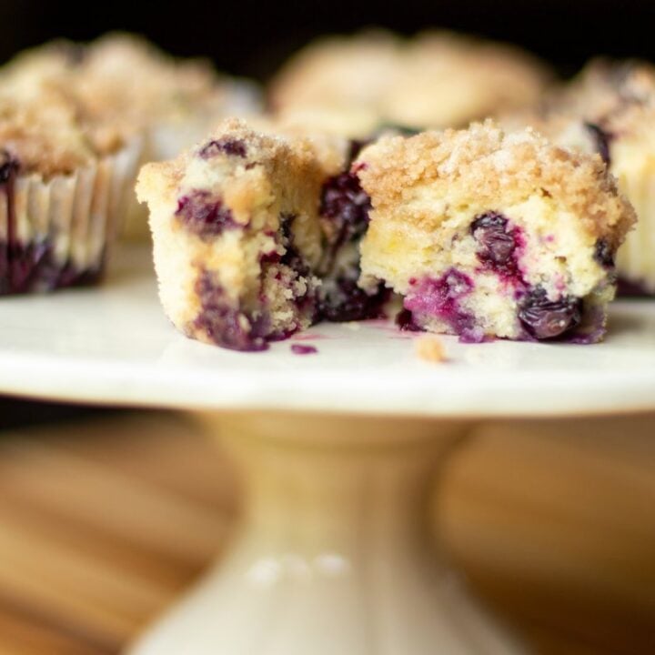 BLUEBERRY STREUSEL MUFFINS