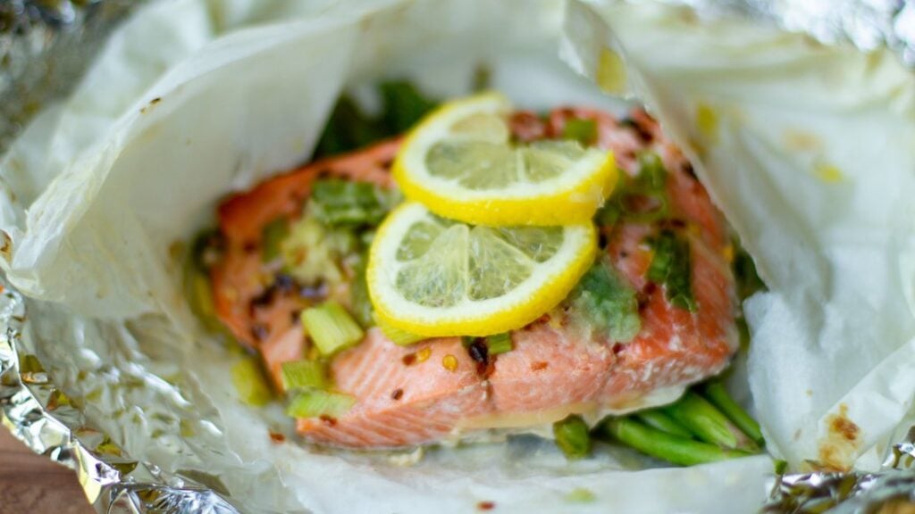 SALMON EN PAPILLOTE SALMON & VEGETABLES BAKED IN PARCHMENT PAPER (30