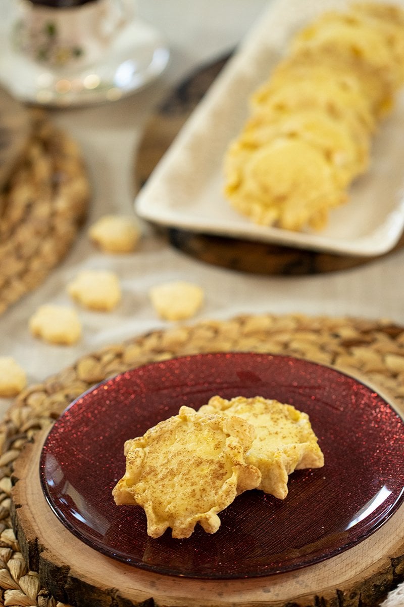 Lihnarakia: Sweet Cheese Pastries from Crete - Dimitras Dishes