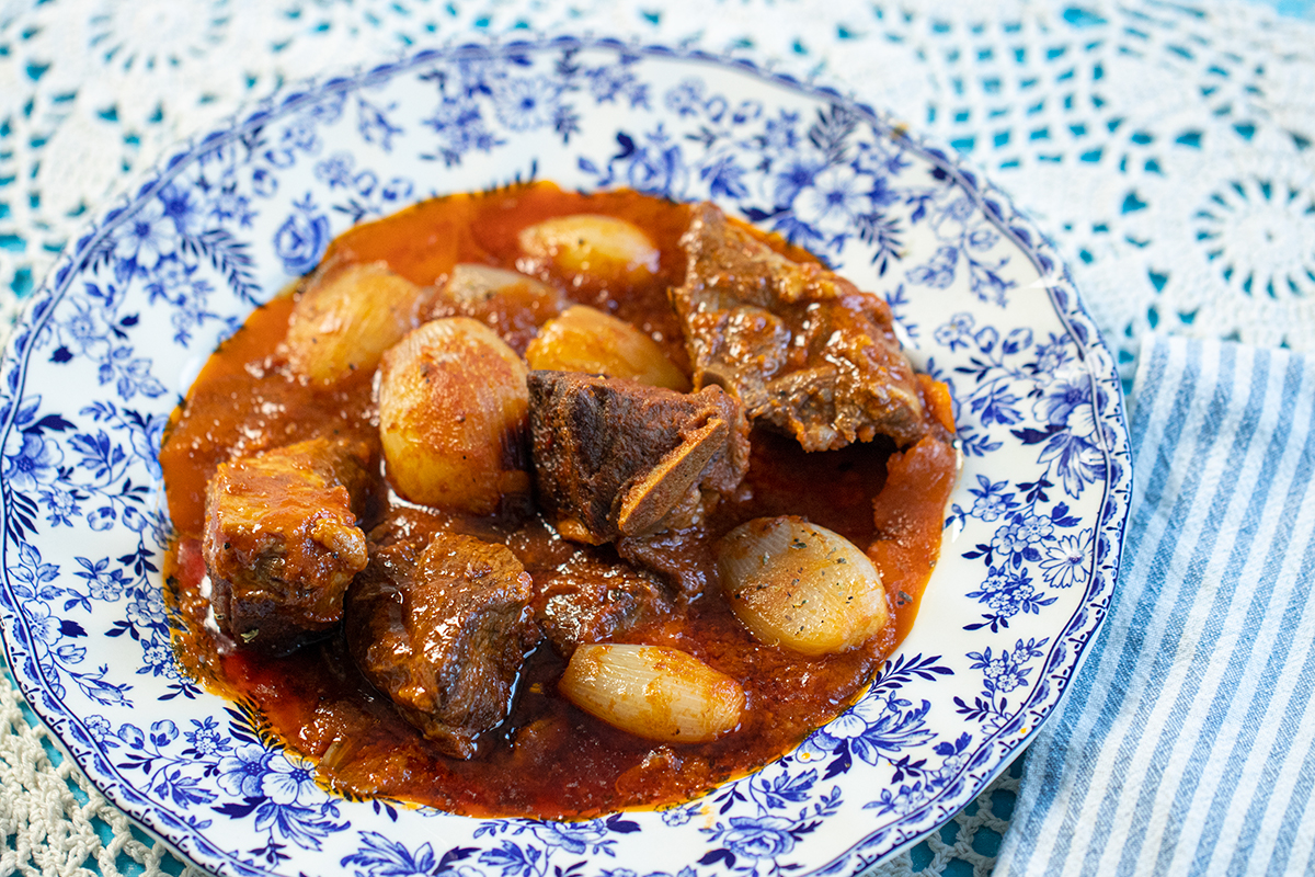Lamb Stifado in the Instant Pot Lamb & Shallot Stew Dimitras Dishes
