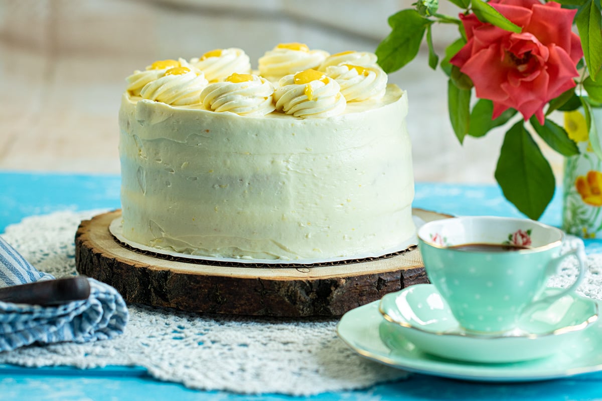 Lemon Layer Cake with Lemon Curd & Mascarpone Frosting