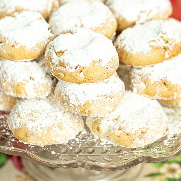 Classic Greek Kourabiedes: Christmas Cookies that Melt-in Your Mouth