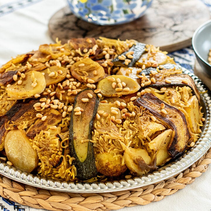 Easy Chicken Maqluba (Upside-Down Rice with Chicken & Vegetables)