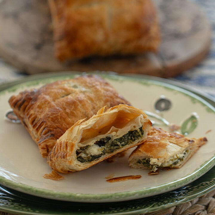 Spinach & Feta Puff Pastry Puffs (Spanakopita-Style)